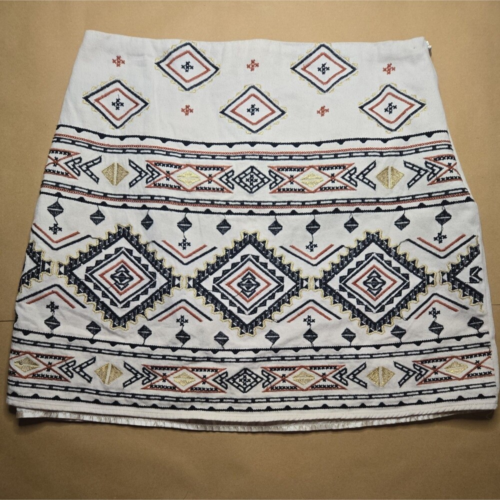 Dry Goods Blu Pepper Women’s Size Medium Beige Embroidered Short Mini Skirt